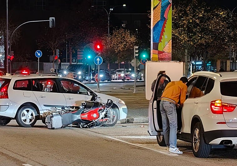 Herido un motorista en un accidente en la rotonda de Las Puertas de Valladolid